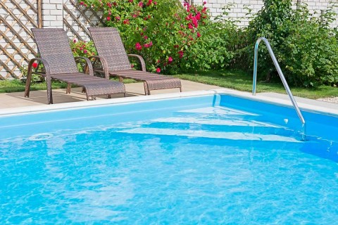¿Es normal que una piscina nueva pierda agua?